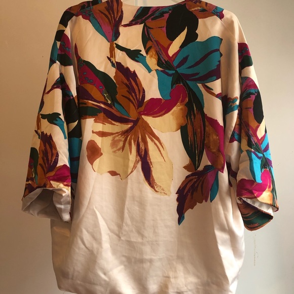 Gorgeous Kimono Coverup Floral - Picture 4 of 8